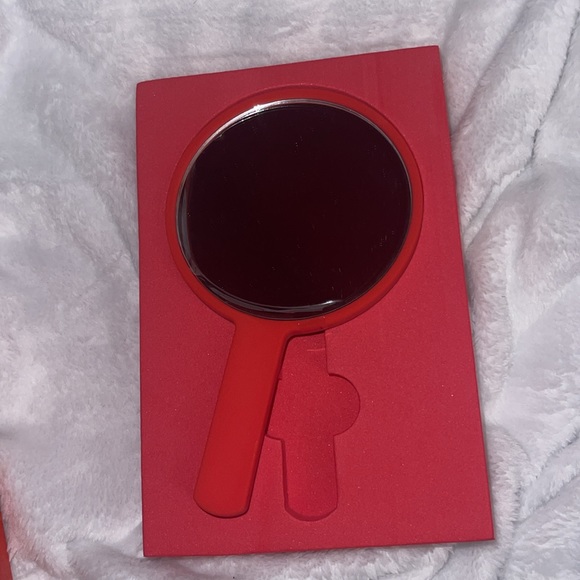 NEW🍒❤️ Hand Mirror - Picture 3 of 3